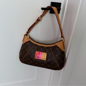 Authentic Louis Vuitton Thames PM Monogram Shoulder Bag | Pristine Interior